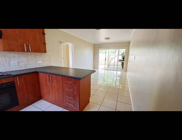 2 BEDROOM TOWNHOUSE RENTED IN WALMER HEIGHTS